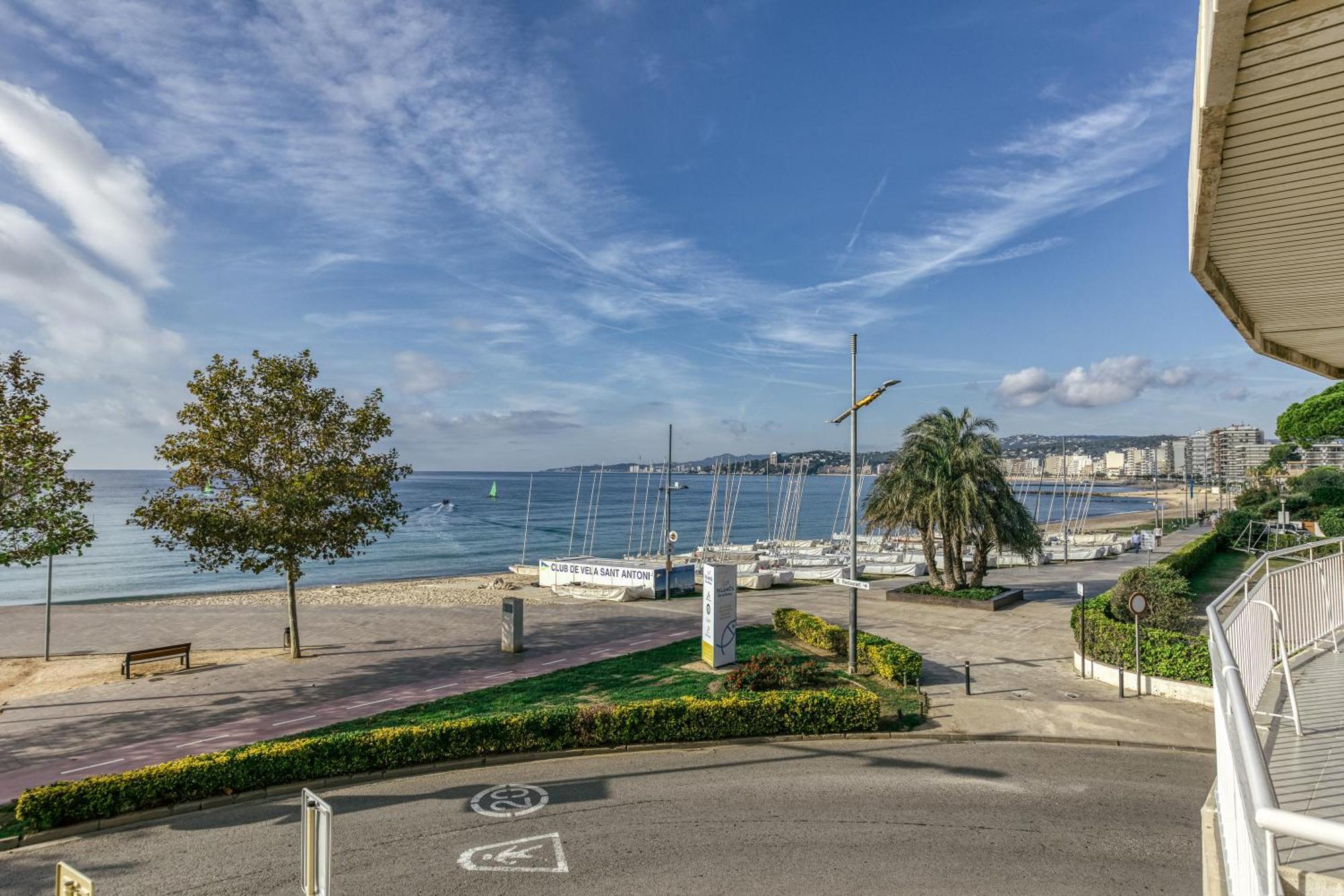 Appartamento Carrer Del Mar Palamós Esterno foto